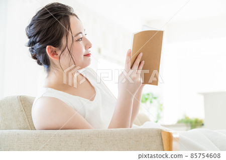 Women living reading lifestyle Women living reading lifestyle 85754608