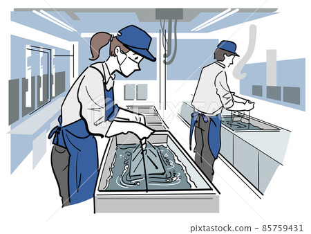 Female employee working on plating 85759431