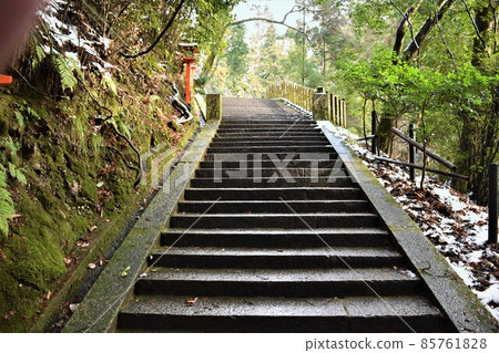 Kyoto Kurama-dera stairs 85761828