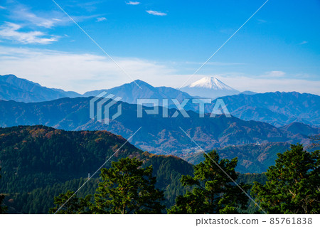 Mt. Takao mountain trail Momijidai autumn Mt. Fuji 85761838
