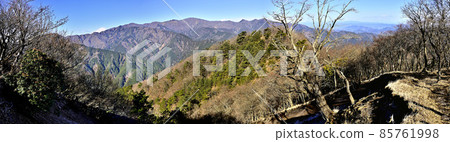 A panoramic view of Mt. Fuji and the Tanzawa Mountains from Mizuhinoatama, Oyama Kitaone in Tanzawa A panoramic view of Mt. Fuji and the Tanzawa Mountains from Mizuhinoatama, Oyama Kitaone in Tanzawa 85761998