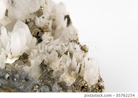 Crystal cluster and pyrite from Aomori prefecture Crystal cluster and pyrite from Aomori prefecture 85762254