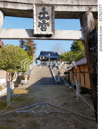 Mt. Fuji at the foot of the torii on the approach to Tsuchinomiya Shrine (Shiraichi, Takaya-cho, Higashi-Hiroshima City) Mt. Fuji at the foot of the torii on the approach to Tsuchinomiya Shrine (Shiraichi, Takaya-cho, Higashi-Hiroshima City) 85762577