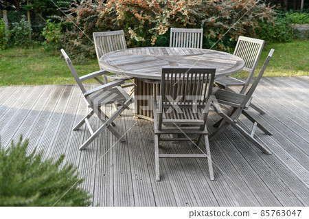 Round Dining Table with Chairs, garden furniture dining set. 85763047