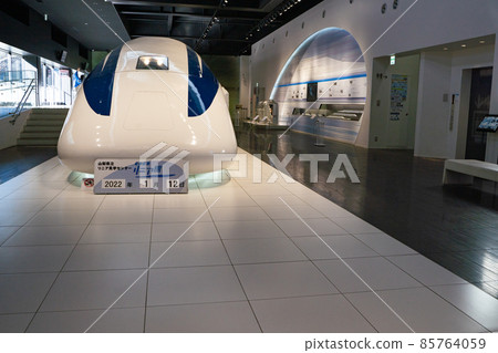 在山梨縣立直線旅遊中心展出的直線電機車 85764059