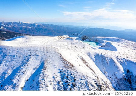Mt. Kusatsu-Shirane and Yugama in winter (Gunma Prefecture) Mt. Kusatsu-Shirane and Yugama in winter (Gunma Prefecture) 85765250