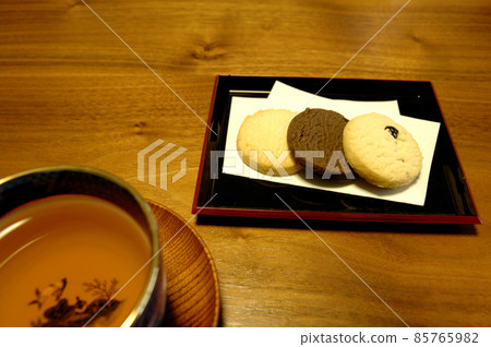 Sweets prepared by the customer 85765982