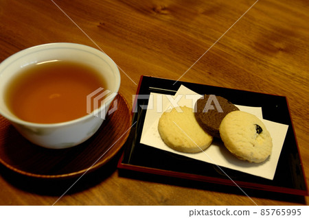 Sweets prepared by the customer 85765995