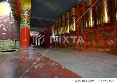 Larungar Gompa 的佛塔 85769392