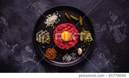 fresh beef tartar with tasty vegetables 85770000