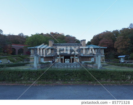 Former Empire Hotel-Full 85771328