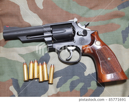 Combat Magnum 85771691