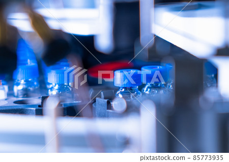HPLC glass vials in the auto sample. Clinical analysis of vaccines or pharmaceuticals. HPLC glass vials in the auto sample. Clinical analysis of vaccines or pharmaceuticals. 85773935