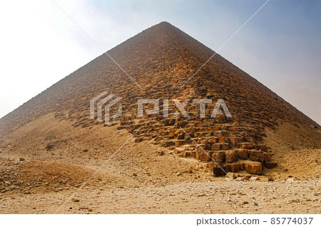 Pink Pyramid of Pharaoh Snofru in Dakhshur 85774037