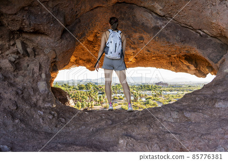 從岩石大廳看鳳凰 從岩石大廳看鳳凰 85776381