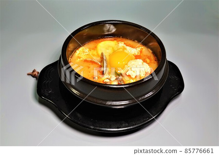 這是Sundubu Jjigae。 85776661