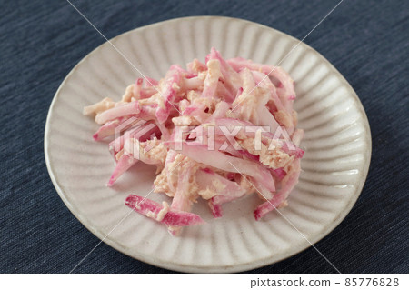 Red turnip and sea chicken sauce (home cooking) 85776828