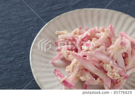 Red turnip and sea chicken sauce (home cooking) 85776829