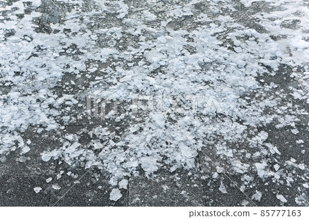 東京因雪而結冰的道路景觀 85777163