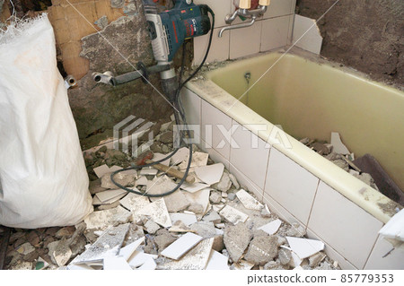 State of bathroom remodeling work of conventional construction method State of bathroom remodeling work of conventional construction method 85779353