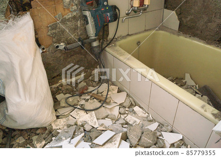 State of bathroom remodeling work of conventional construction method State of bathroom remodeling work of conventional construction method 85779355