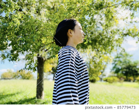 A girl 85779473