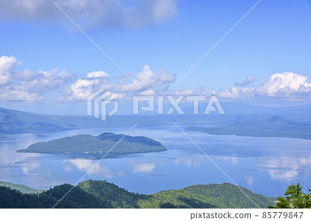 Lake Kussharo seen from Tsubetsu Pass, Hokkaido Lake Kussharo seen from Tsubetsu Pass, Hokkaido 85779847