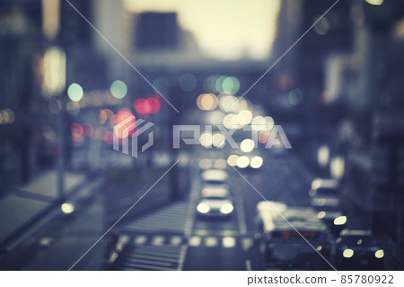 Road traffic image at dusk 85780922