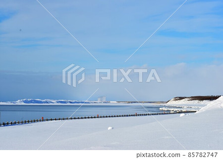 Landscape looking north from Teshiogawa Kasen Park in winter January [Location: Teshio-cho, Hokkaido] 85782747
