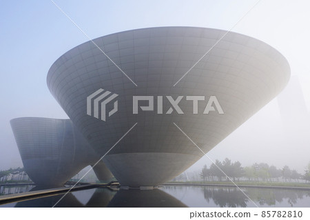 Tri-Bowl, a complex cultural space 85782810