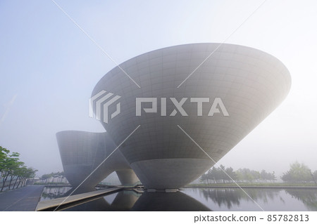 Tri-Bowl, a complex cultural space 85782813