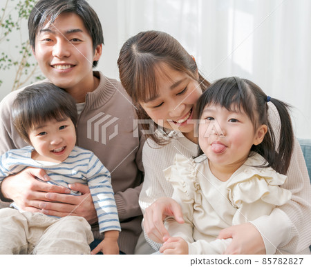 4人家庭 85782827