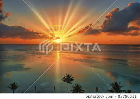 杜夢灣美麗的日落景色 85786511