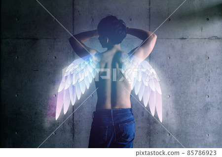 健康男性半裸 85786923