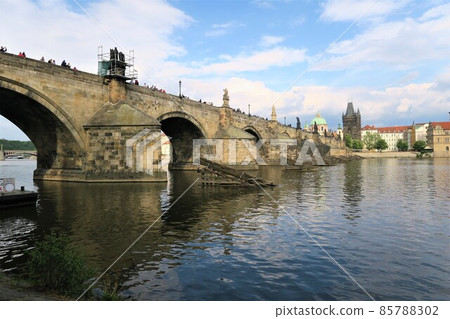Charles Bridge over the Vltava River 85788302