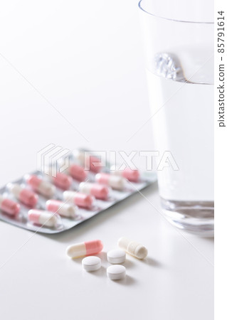 Tablets and capsules Tablets and capsules 85791614