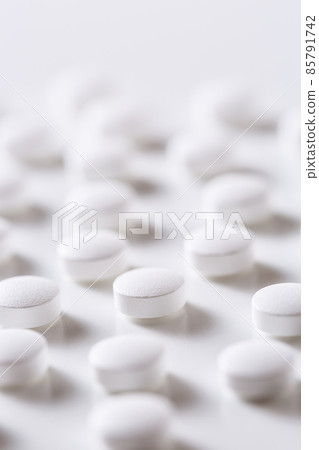 Lots of white tablets Lots of white tablets 85791742