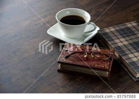 Coffee break in a room with a calm atmosphere Coffee break in a room with a calm atmosphere 85797888