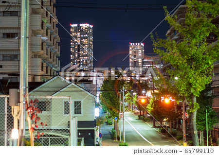 Night view near Kamishinden, Toyonaka City, Osaka Prefecture 85799110