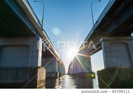 琵琶湖大橋和朝日 85799111