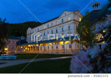 Park Colonnade with wooden arbor and lights in Dvorak Park Dvorakovy sady in Karlovy Vary 85801372