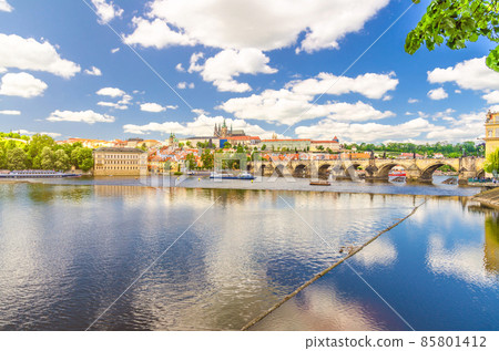 View of Prague old town, historical center with Prague Castle 85801412