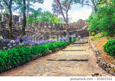 Courtyard of medieval Castle of Leiria Castelo de Leiria 85801502