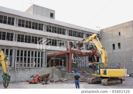 拆除破舊公共建築的重型設備 拆除破舊公共建築的重型設備 85801520