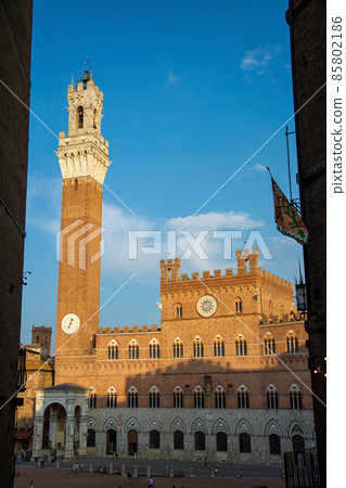 Palazzo Pubblico with Torre del Mangia, Siena, Tuscany, Italy Palazzo Pubblico with Torre del Mangia, Siena, Tuscany, Italy 85802186
