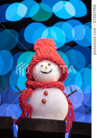 冬夜燈飾和手工雪人 85802468