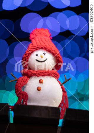 冬夜燈飾和手工雪人 85802469
