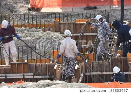 施工現場:地基預拌混凝土施工現場 施工現場:地基預拌混凝土施工現場 85803457