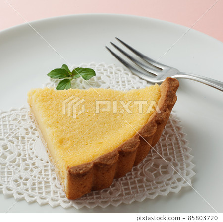 Cheese tart 85803720