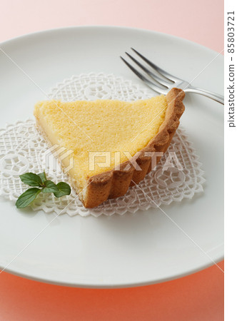 Cheese tart 85803721